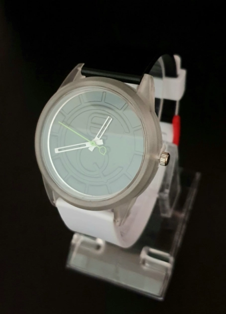 Zegarek z silikonowym paskiem - 